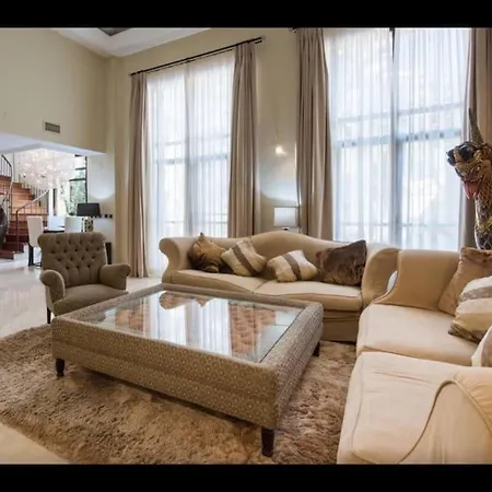 Luxury On Mistral Beach, Puerto Banus. Villa